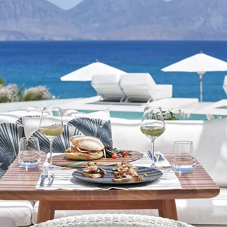 Hotel The Island Concept Luxury Boutique Heated Pool