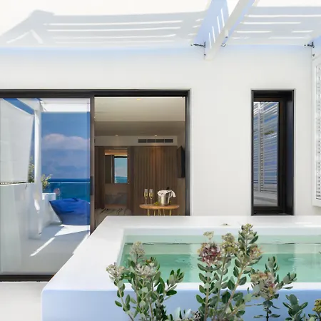 מלון The Island Concept Luxury Boutique Heated Pool 5*