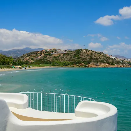 מלון The Island Concept Luxury Boutique Heated Pool