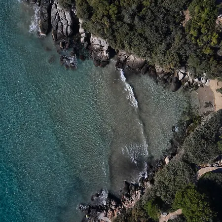 The Island Concept Luxury Boutique Heated Pool מלון